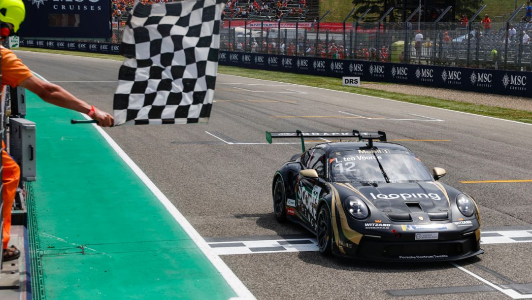 Larry ten Voorde feiert Sieg in seinem 200. Markenpokalrennen mit Porsche