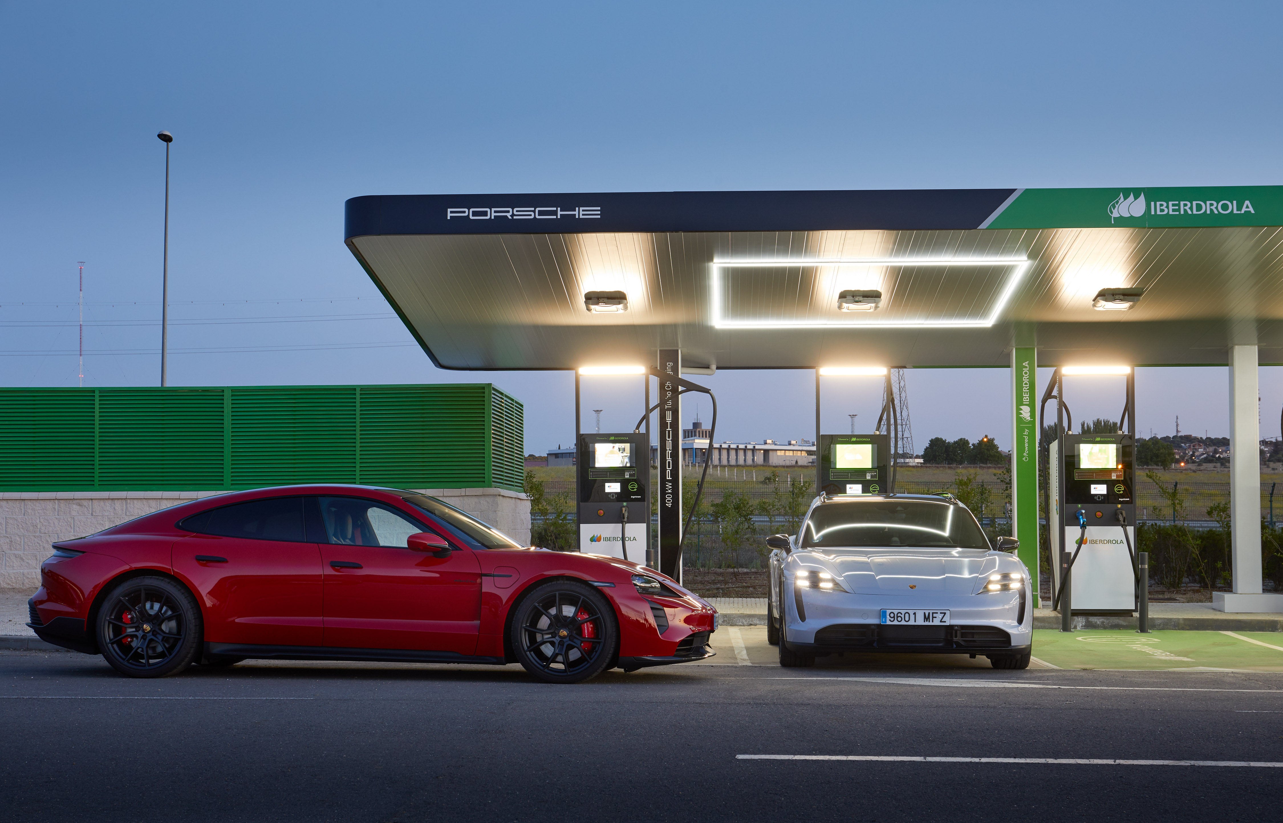 Inauguración estación Iberdrola en Salamanca, Porsche Taycan, 2023, Porsche Ibérica